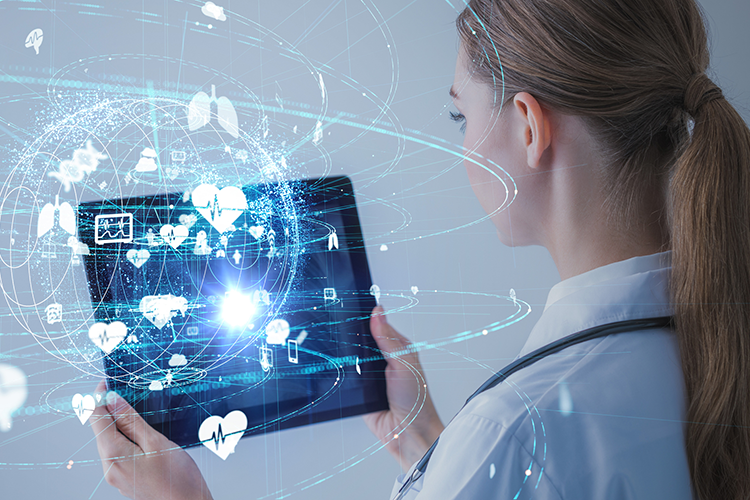 名刺データ化の完全ガイド｜方法・サービス比較からデータの活用方法まで解説